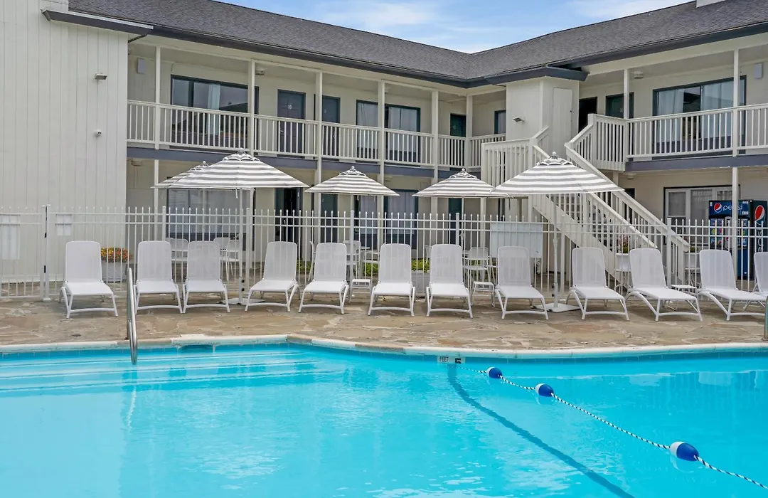A Wave Inn - Montauk-1